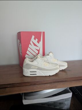 Nike Air Max 90 LV8 Cream White Platform Sneakers Shoes Women's 11.5 Like New